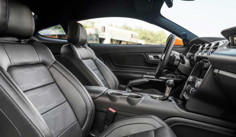 Ford Mustang 2018: photos of the renovated sports purasangre