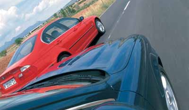 Sammenligning: Jaguar X-Type 3,0 Executive Auto / Steptronic BMW 330 XI